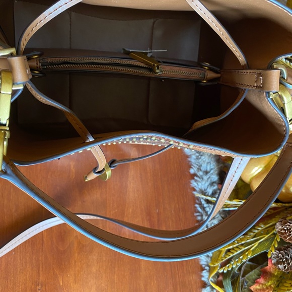 🤎”MICHAEL KORS MERCER BUCKET STYLE PURSE”🤎 - Picture 6 of 8